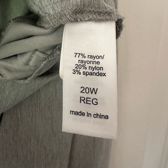 Maurices Women's Classic Neutral Light Gray Flare Simple Cut Sleek Pants NWOT - Picture 4 of 4